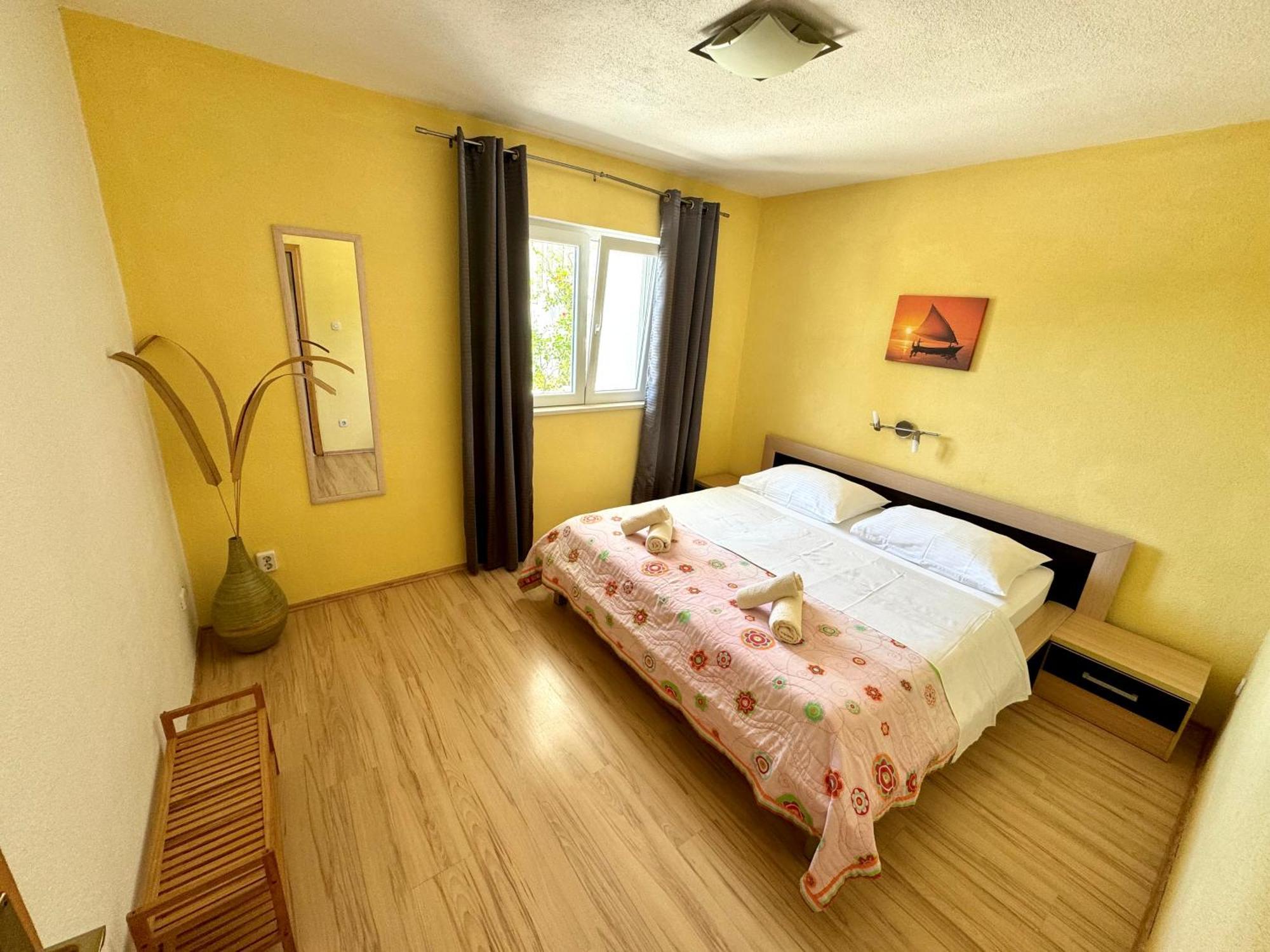 Apartman Island
